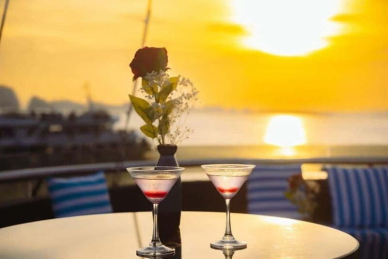 From Hanoi/Halong: Ha Long Bay Day Trip with Luxury Cruise - Return and Transfer Back to Hanoi