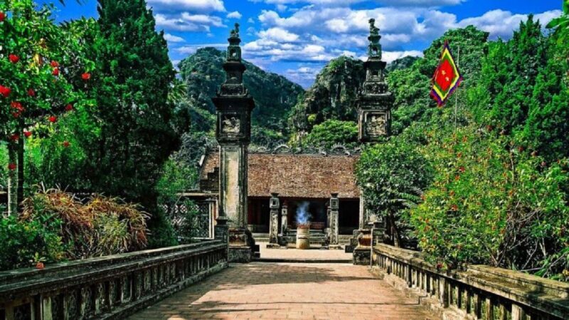 From Hanoi: Tam Coc-Hoa Lu & Mua Caves Full-Day Trip - Exploring the Sights: What to Expect on This Full-Day Trip