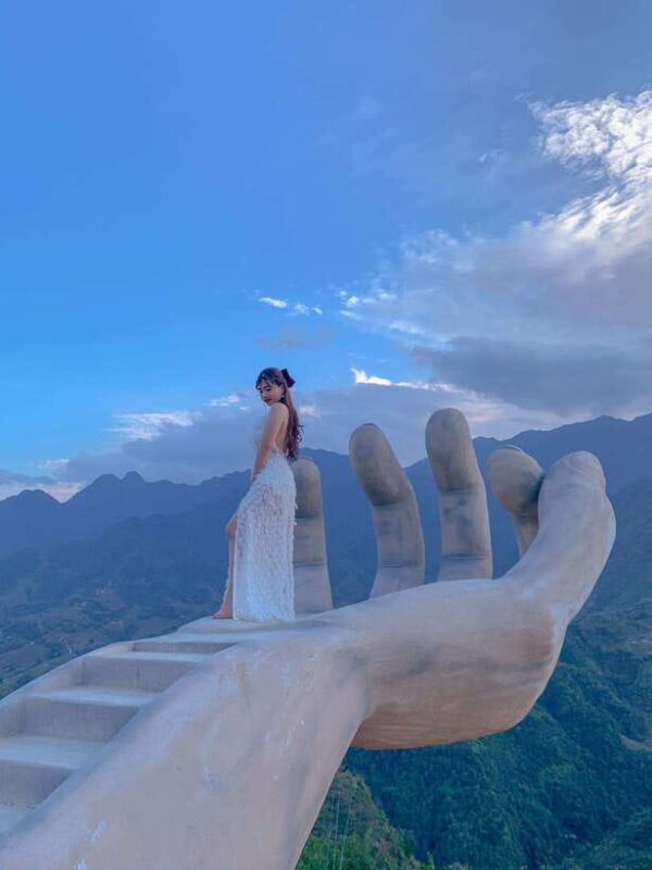 From Hanoi: Tour Sapa - Moana - Fansipan 3D2N exit Hanoi - Day 2: Conquering Fansipan and Visiting Tribal Villages