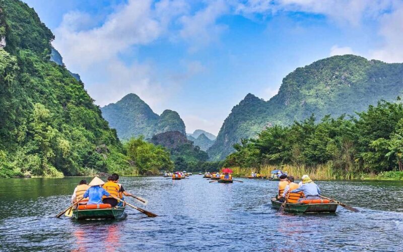 From Hanoi: Visit Hoa Lu & Trang An or Tam Coc & Mua Caves - Who Should Consider This Tour?