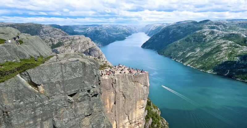 From Haugsund: Preikestolen (Pulpit Rock) Guided Day Trip - Key Points