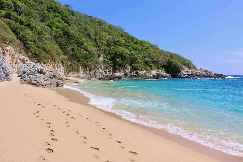From Huatulco: Private 7 Bays Boat Tour - An In-Depth Look at the Huatulco Bays Private Tour