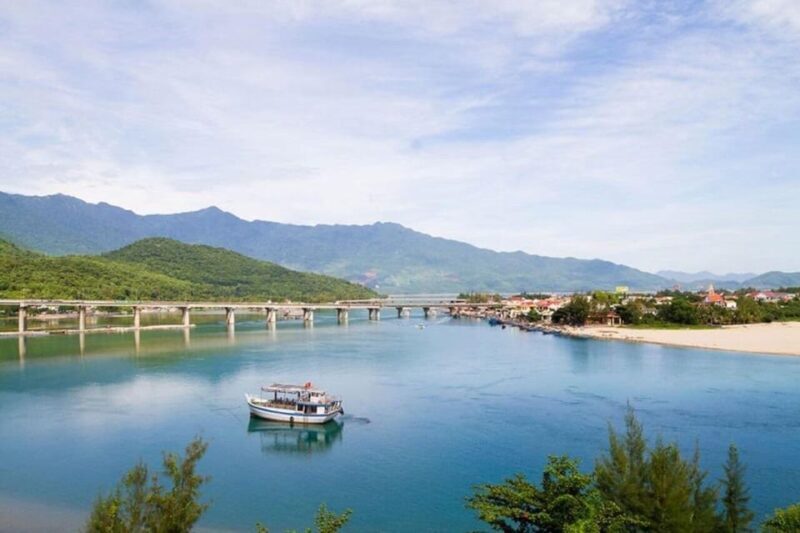 From Hue: Bus Transfer to Hoi An with Sightseeing Stops - Exploring the Full Itinerary: A Closer Look