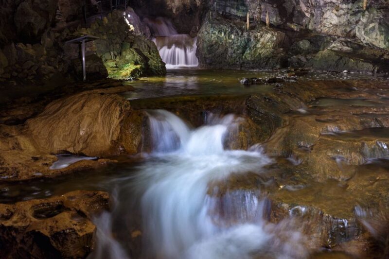From Interlaken: Beatus Caves, Blue Lake and Lake Thun Tour - FAQ
