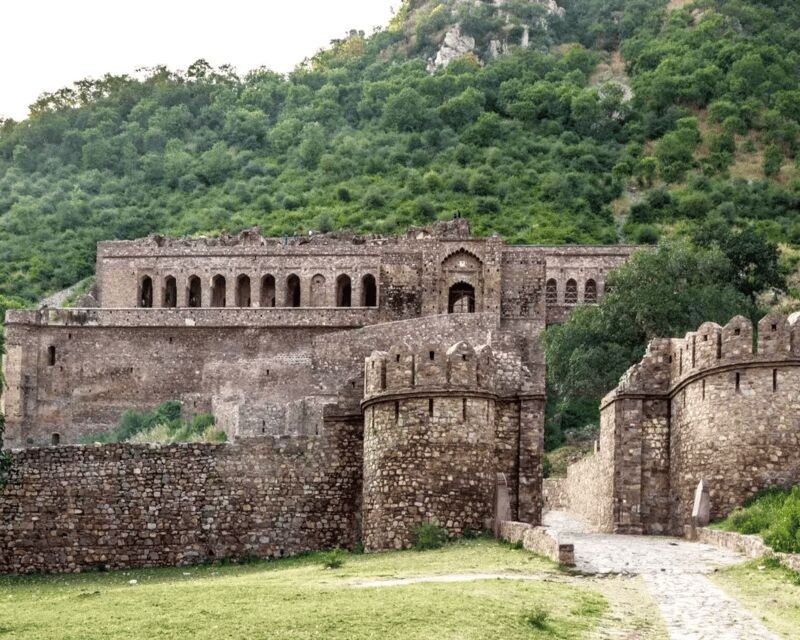 From Jaipur: Day Trip to Chand Baori and Bhangarh Fort - Why You Should Consider This Tour