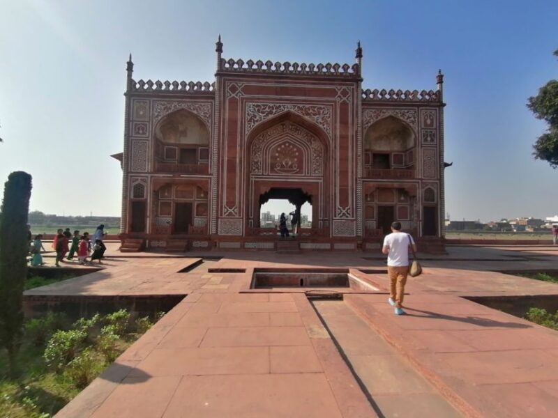From Jaipur: Taj Sunrise Tour with Fatehpur Sikri & Abhaneri - The Sum Up