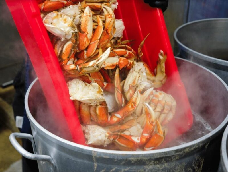 From Ketchikan: Crab Feast Lunch at World Famous Lodge - The Meal: A True Crab Feast