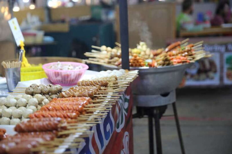 From Khao Lak: Phuket Naka Weekend Market - Detailed Itinerary Breakdown