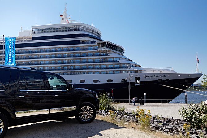From Kiel: private Hamburg 6hour-Tour with a former Policeman - Discover Hamburg with a Private 6-Hour Tour Led by a Former Policeman