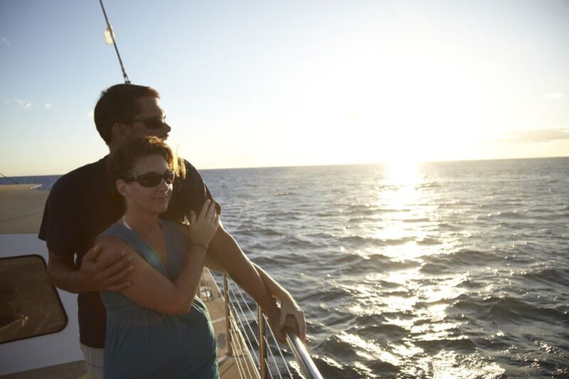 From Kona: Honokohau Sunset Boat Trip with Drinks and Snacks - FAQ