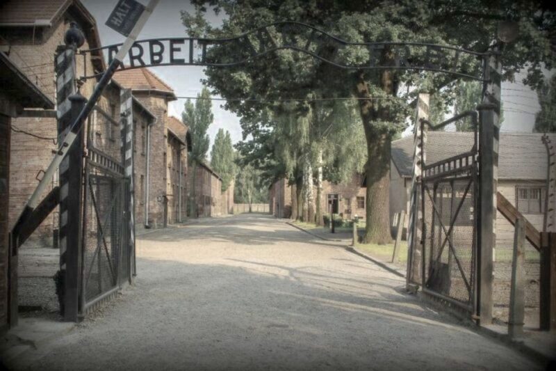 From Krakow: Auschwitz-Birkenau Private or Shared Tour - Returning to Kraków: Reflecting on a Heavy Day