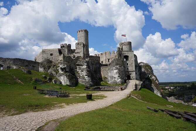 From Krakow: Ojcow National Park and Pieskowa Skala Castle - An In-Depth Look at the Ojcow National Park and Pieskowa Skala Castle Tour