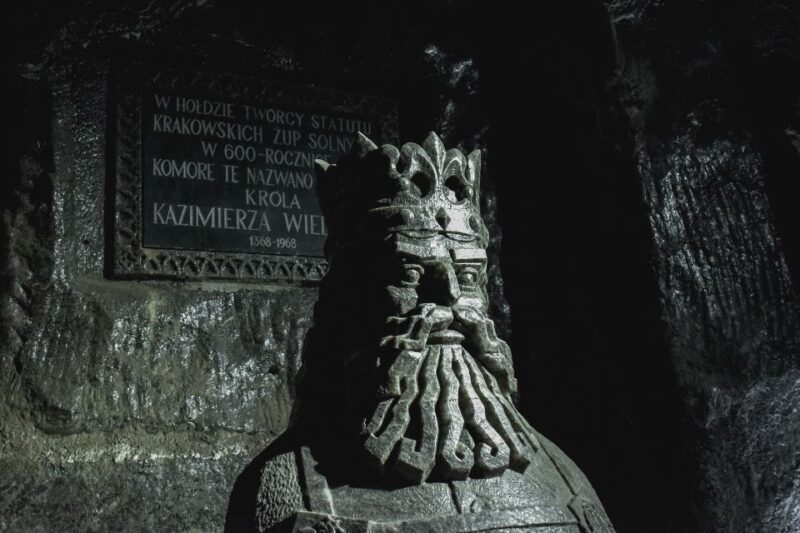From Krakow: Wieliczka Salt Mine Tour with Hotel Pickup - Detailed Breakdown of the Itinerary