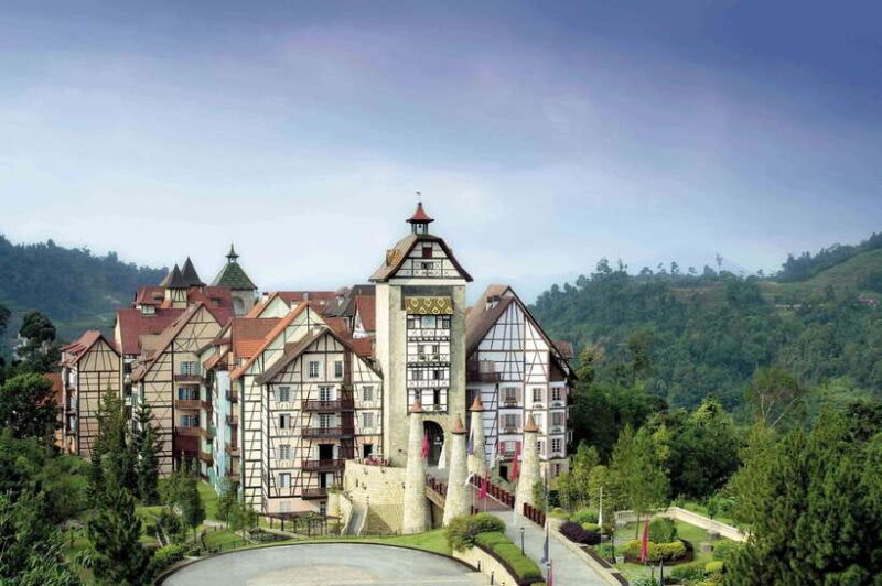From Kuala Lumpur: Colmar Tropicale and Batu Caves Day Trip - Exploring the Day Trip: From Kuala Lumpur to Batu Caves and Colmar Tropicale