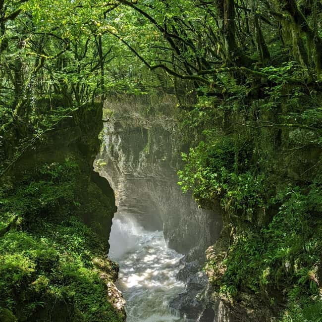From Kutaisi to Martvili canyon and Prometheus Caves - The Pickup and Journey to the West