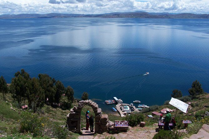From La Paz: Titicaca Lake & Sun Island by Bus (round trip) - Key Points