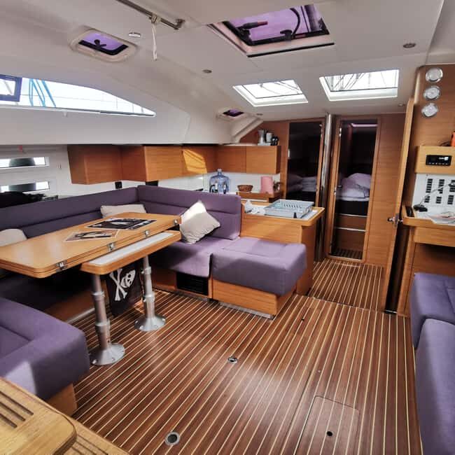 From La Trinité to Houât: a relaxing getaway on a private sailboat - An In-Depth Look at the Experience