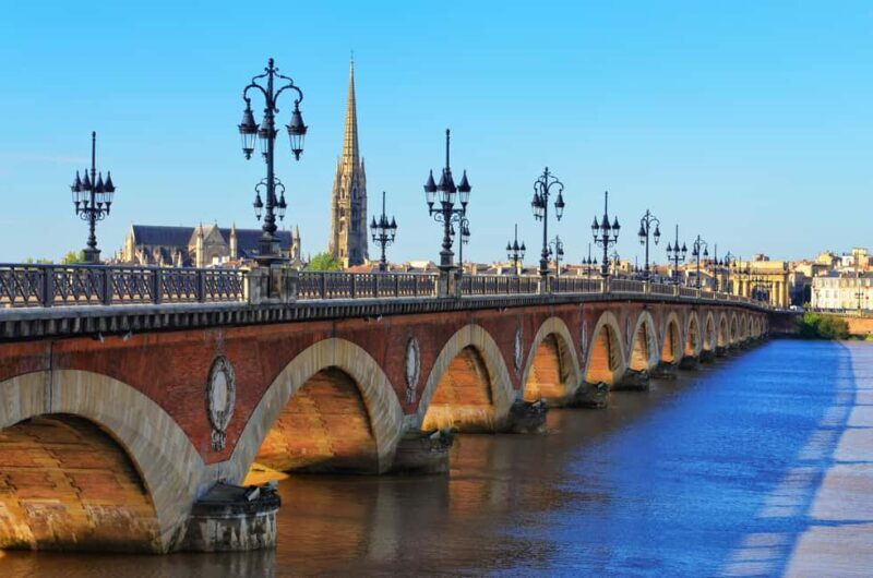 From Le Verdon Cruise Port: Bordeaux Guided Shore Excursion - An In-Depth Look at the Bordeaux Shore Excursion