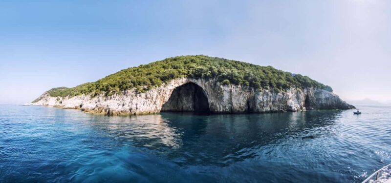 From Lefkimmi: Sivota, Blue Lagoon and Cave with Glassbottom - From Lefkimmi: Sivota, Blue Lagoon and Cave with Glassbottom — An Authentic Day on the Water