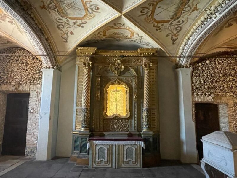 From Lisbon: Évora, Chapel of Bones, & Roman Temple Tour - Exploring Évora with a Personal Touch