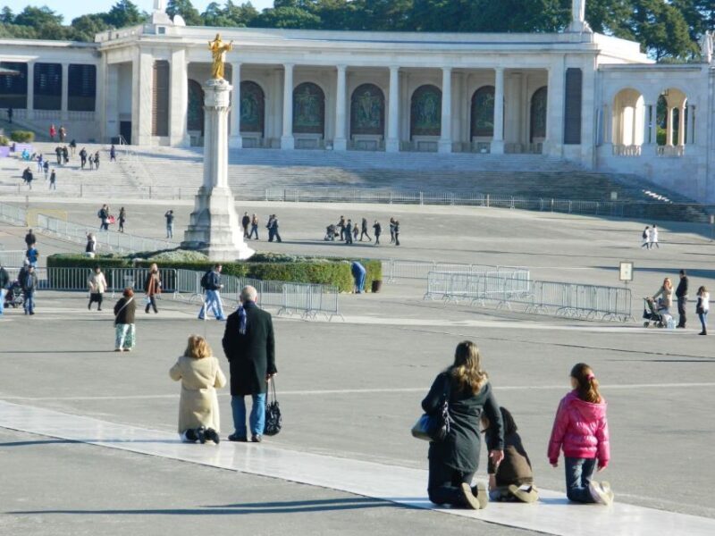 From Lisbon: Fatima, Batalha, Nazare and Obidos Tour - Practical Tips for Making the Most of Your Day