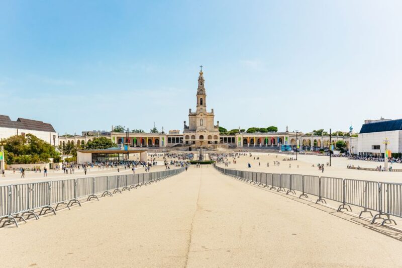From Lisbon: Fatima Óbidos Batalha & Nazaré Small Group Tour - Who Will Enjoy This Tour?