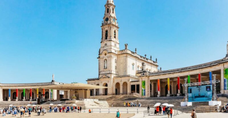 From Lisbon: Fatima Óbidos Batalha & Nazaré Small Group Tour - Frequently Asked Questions