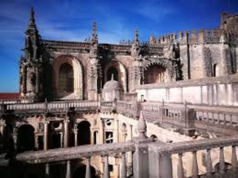 From Lisbon: Medieval Tour, Batalha, Tomar, Alcobaça, Óbidos - FAQ