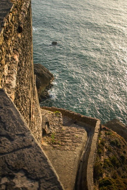 From Lisbon: Nazaré, Batalha, Óbidos, and Peniche Day Trip - Peniche: Seaside Fortress and Fresh Seafood