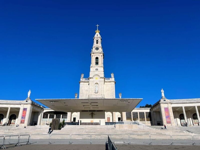 From Lisbon: Nazaré, Fátima, and Batalha Day Trip - A Closer Look at the Day Trip: From Coast to Sanctuary and Monastery
