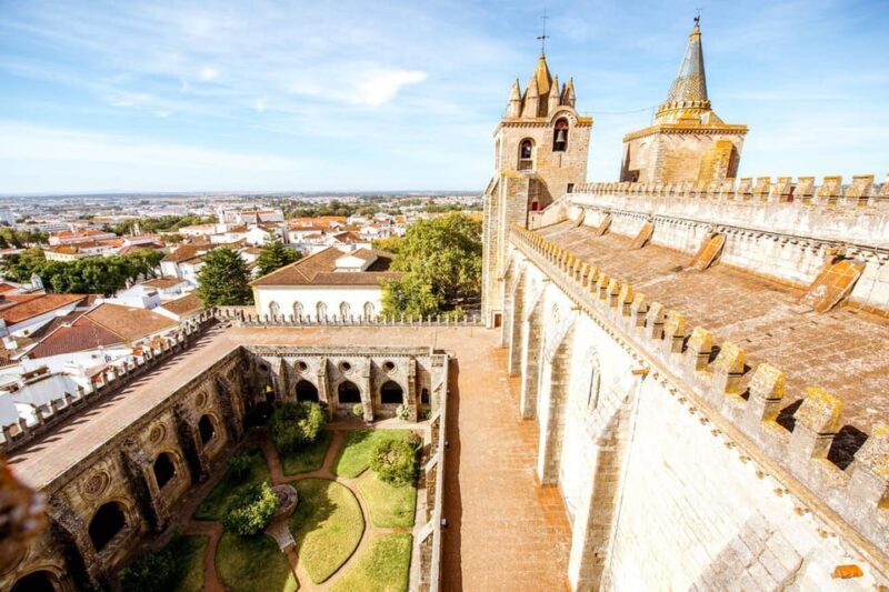 From Lisbon: Private Évora and Monsaraz Day Trip - Exploring the UNESCO City of Évora