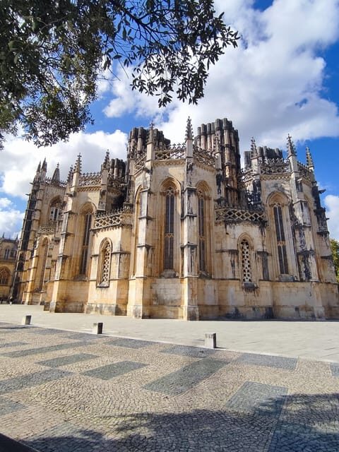 From Lisbon: Private tour to Óbidos, Nazaré, Fátima, Batalha and Alcobaça. - Nazaré: Surf, Waves, and Views