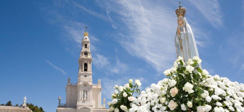 From Lisbon: Shared Tour to Fátima, Óbidos, Batalha e Nazaré - An In-Depth Look at the Experience