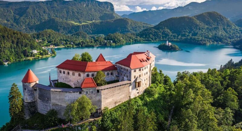From Ljubljana: Lake Bled Day Tour - Exploring the Lake Bled Day Tour: What to Expect