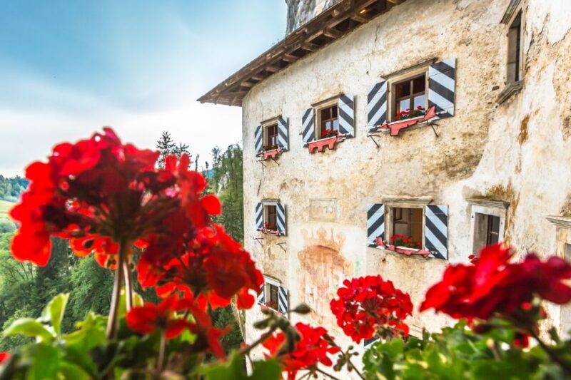 From Ljubljana: Postojna Cave, Predjama Castle and Lake Bled - Discovering Slovenia’s Highlights: A Full-Day Itinerary