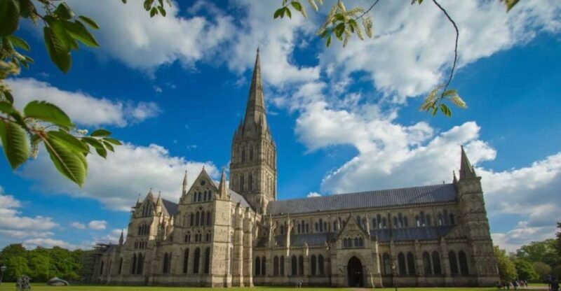 From London: Stonehenge, Windsor and Salisbury - Exploring the Landmarks in Detail