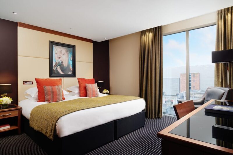 From London: The Beatles Tour with Overnight Stay in - Key Points
