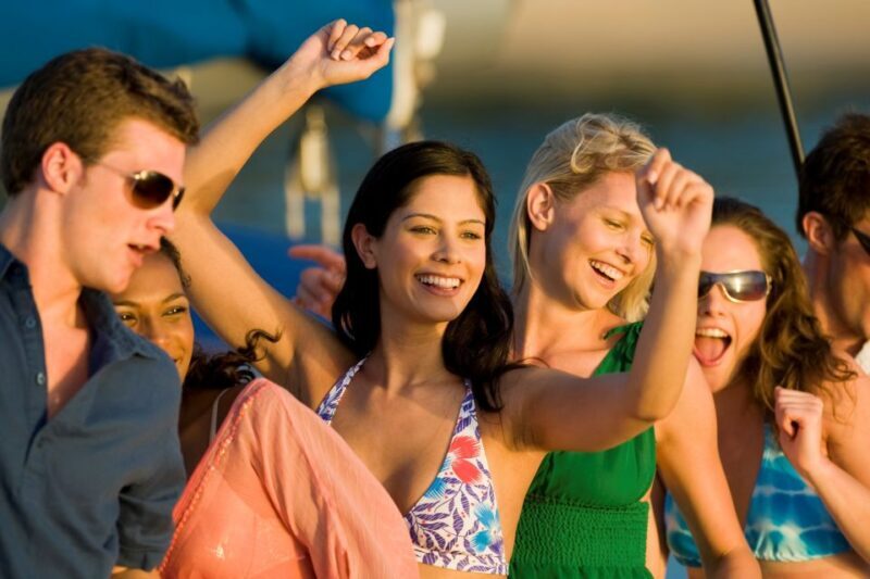 From Ma'alaea: Sunset Dinner Cruise Aboard the Quicksilver - FAQ