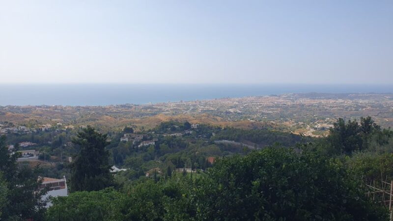From Málaga: Marbella, Mijas y Puerto Banús Guided Tour - Key Points
