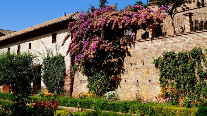 From Málaga: Sunset Alhambra Tour with Tickets - Key Points