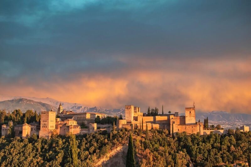 From Málaga: Sunset Alhambra Tour with Tickets - Why This Tour Works Well