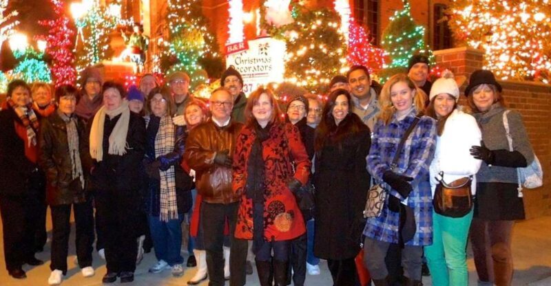 From Manhattan: 4-Hour Christmas Lights Luxury Bus Tour - A Deep Dive into the Experience