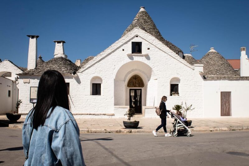 From Matera: tour of Alberobello with private transfer - Exploring the Itinerary in Detail