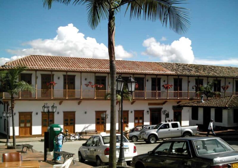 From Medellín: El Retiro Private Tour with Food Tastings - Who Should Consider This Tour?