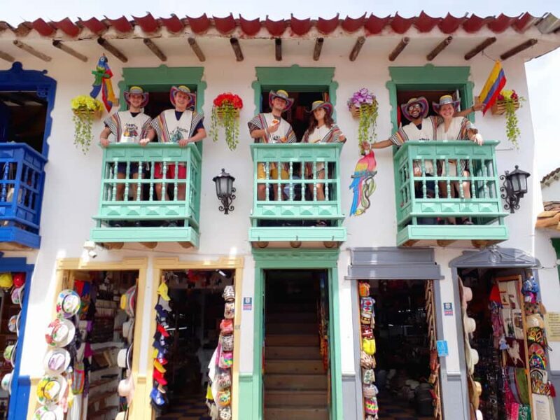 From Medellin: Guatapé Day Trip with El Peñol Rock and Lunch - Practicalities and Tips