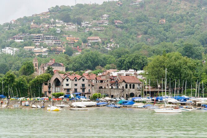 From Mexico City: Valle de Bravo & Butterfly Sanctuary - From Mexico City: Valle de Bravo & Butterfly Sanctuary — A Balanced Look