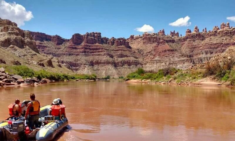 From Moab: Cataract Canyon Whitewater Rafting Experience - From Moab: Cataract Canyon Whitewater Rafting Experience