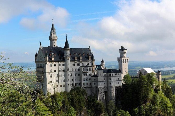 From Munich: Neuschwanstein Castle and Linderhof Private Tour - An In-Depth Look at the Bavarian Highlights