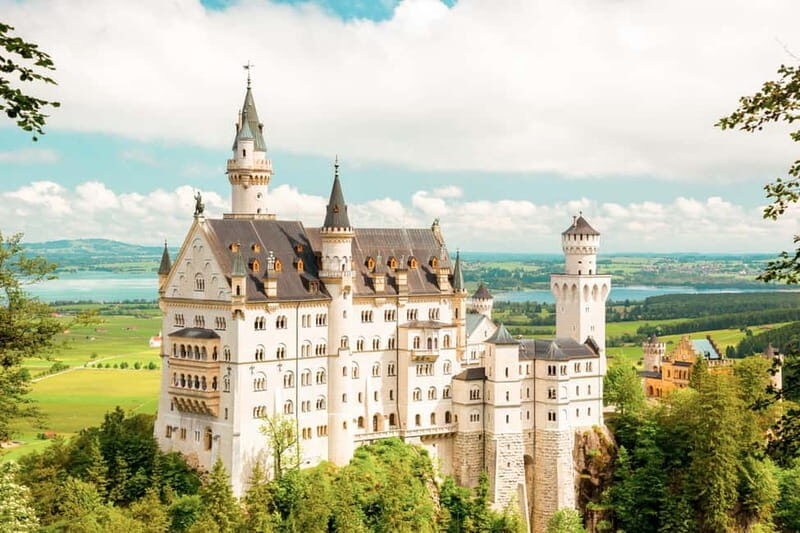 From Munich: Premium Neuschwanstein Castle & Linderhof Tour - Exploring Bavaria’s Castle Highlights