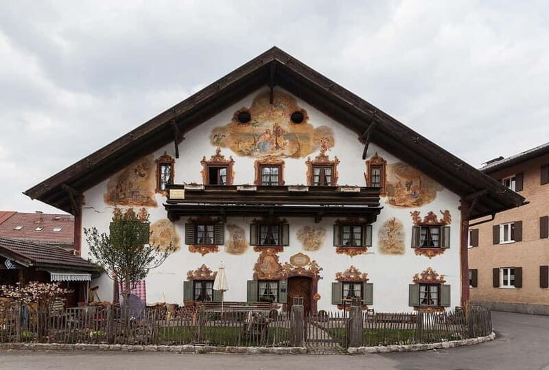 From Munich: To Neuschwanstein Castle, Linderhof, Oberammerg - Key Points